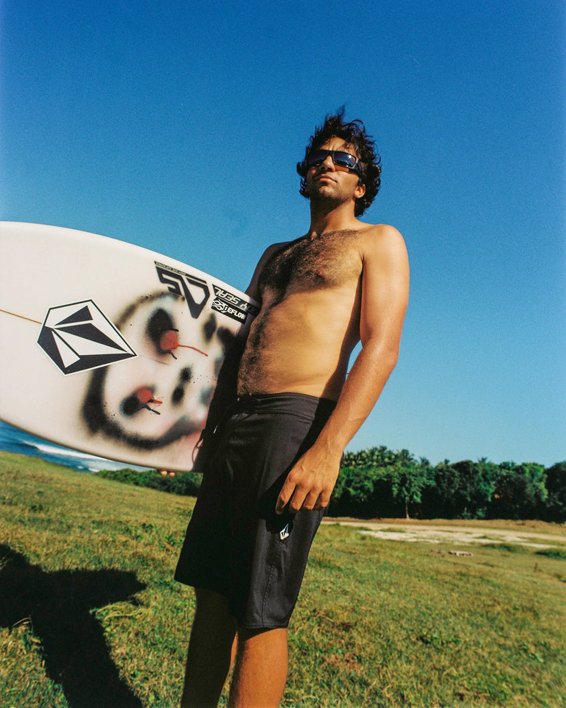 Lido Solid Mod 20" Boardshort - Black