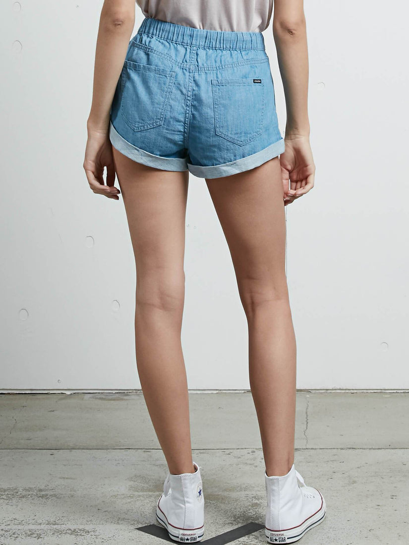 Sunday Strut Short - Light Blue